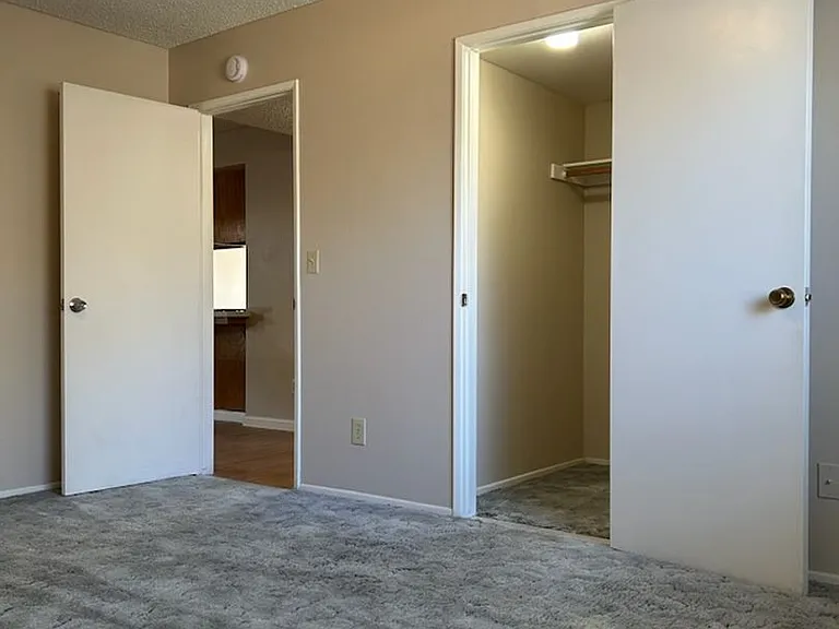 1012 W Alene Ave #B — Photo 10