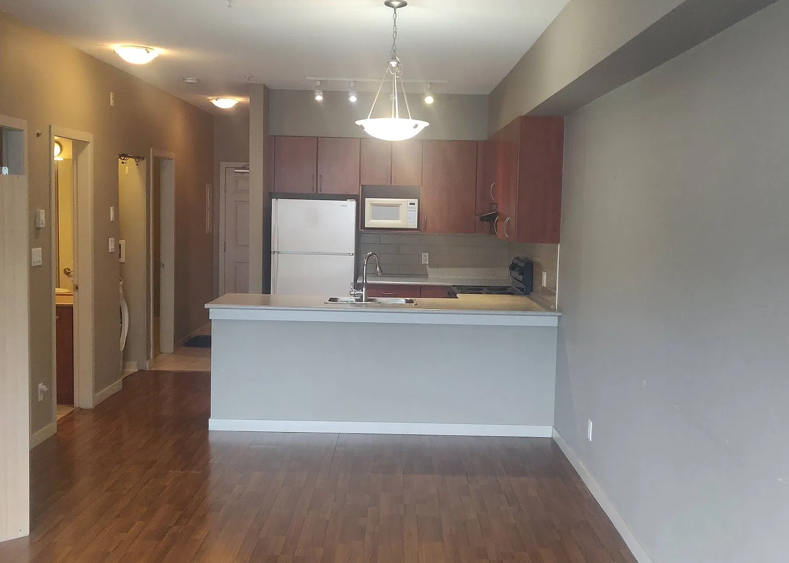 2 bed, 950 sqft, $2,750 — Photo 1