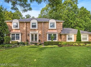 31148 Applewood Ln, Farmington Hills, MI