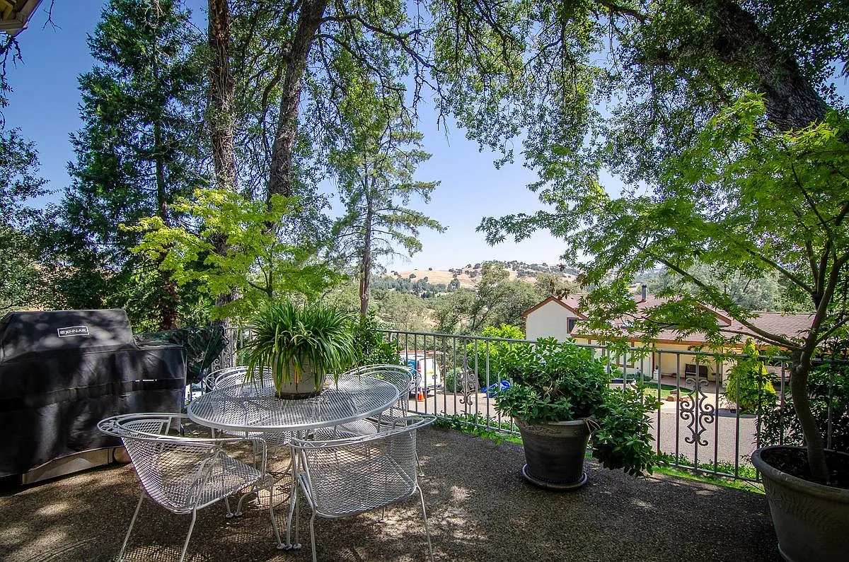95 David Dr photo 1