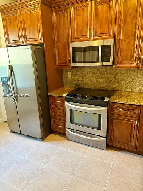 15800 SW 92nd Ave — Photo 2