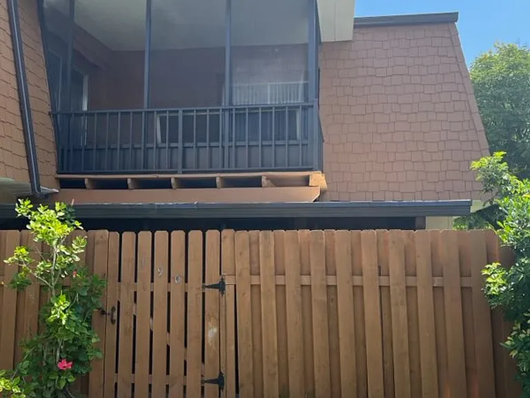 190 Moonstone Ct — Photo 1