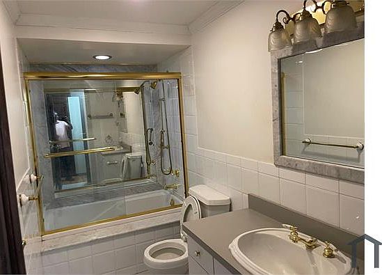 5th image of 1424 E 85th St Floor 2