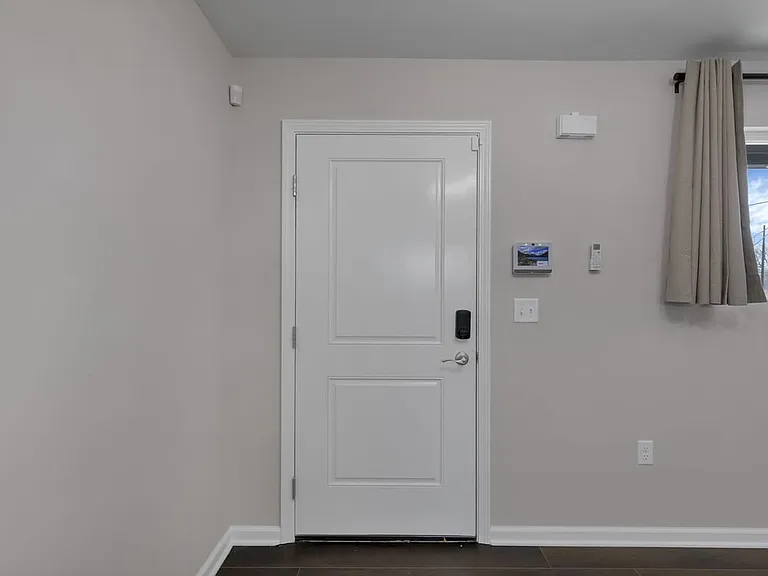 35 Parsons Ave #B — Photo 13