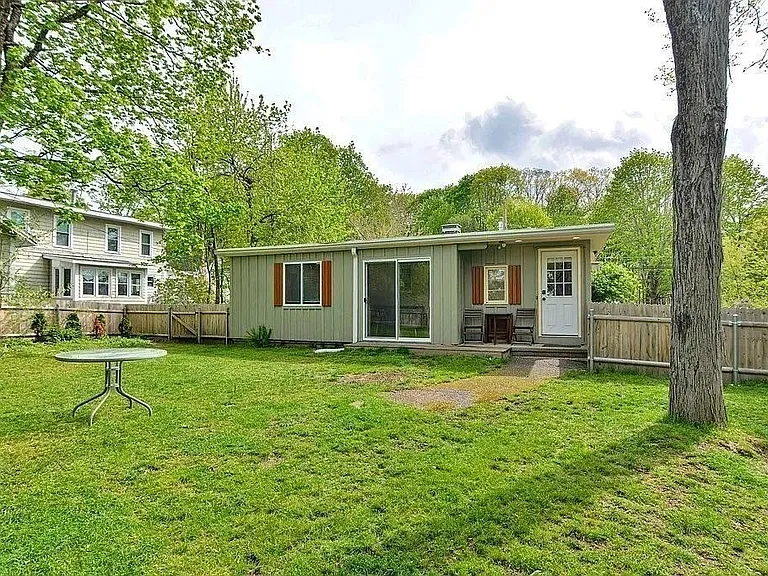 36 Draper Ave — Photo 1
