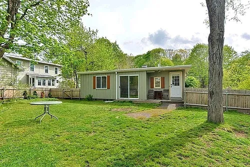 36 Draper Ave Photo 1