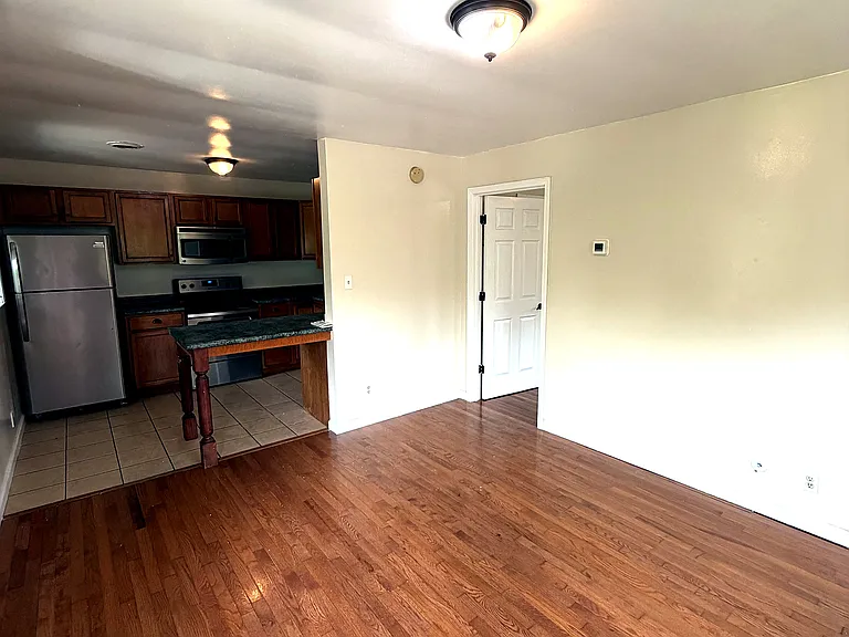1500 Luttrell St #5 — Photo 3