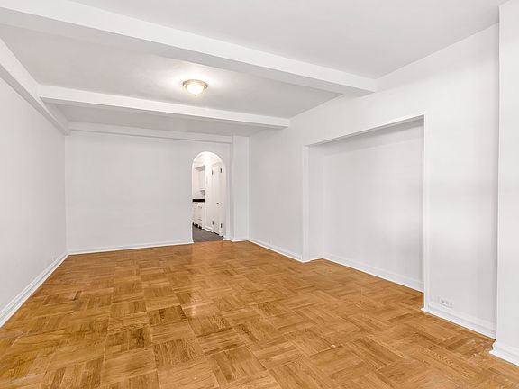 4th image of 310 E 44th St APT 214
