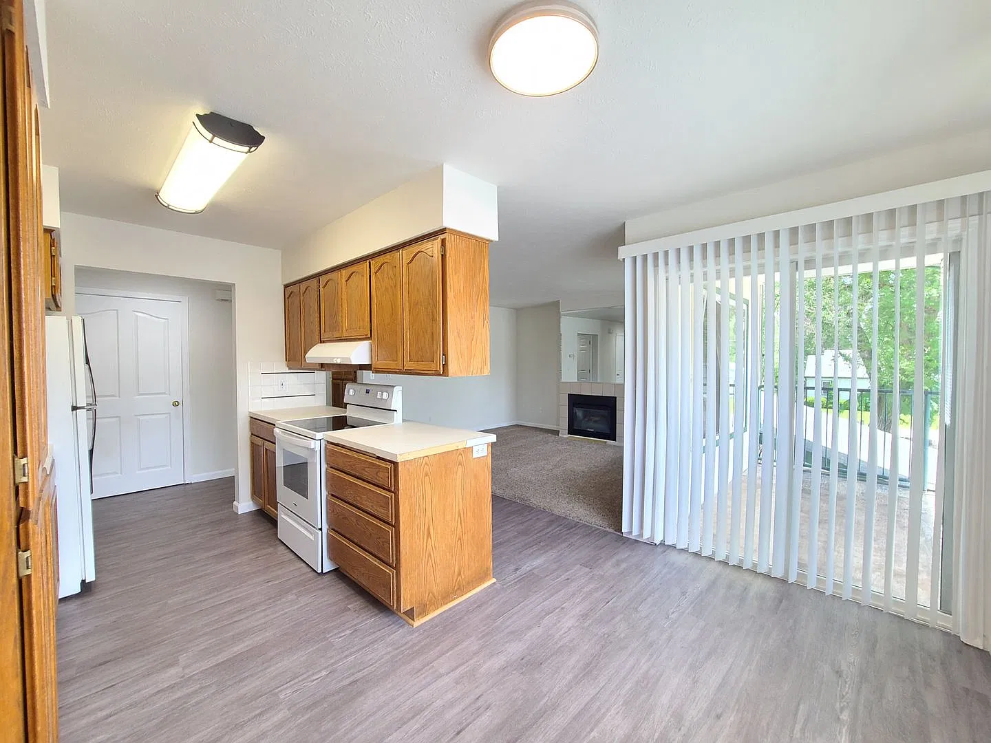 12205 N Freya — Photo 1