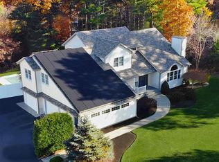 18 Pondview Rd, Acushnet, MA 02743