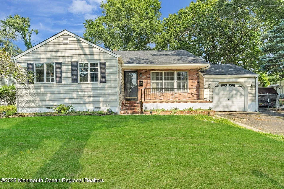 3 bed, 1837 sqft, $2,200 — Photo 2