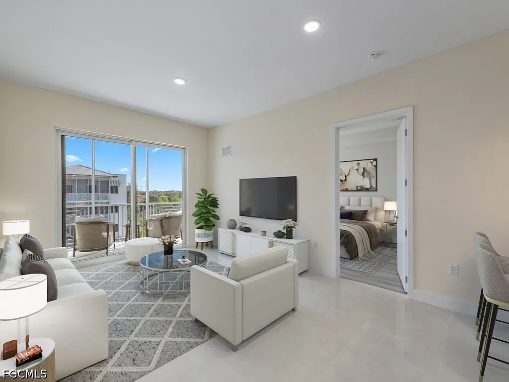 3 bed, 2.0 bath, 1469 sqft, $2,900 — Photo 4