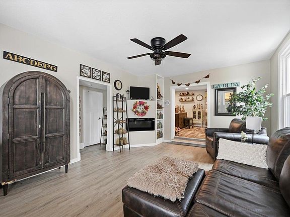 4th image of 810 Sunnyhill Rd