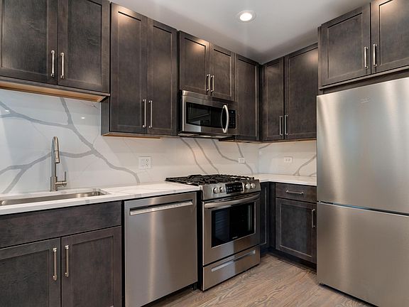 3rd image of 5801 N Maplewood Ave #2