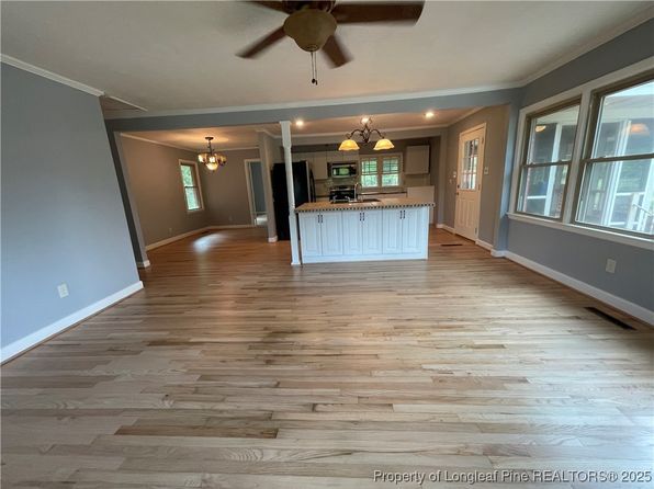 3513 Edna St, Fayetteville, NC 28311