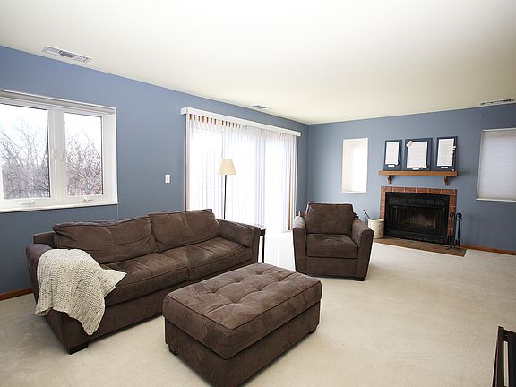 4th image of 10 Trafalgar Sq APT 404