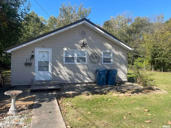 305 N Stotlar St, Benton, IL 62812