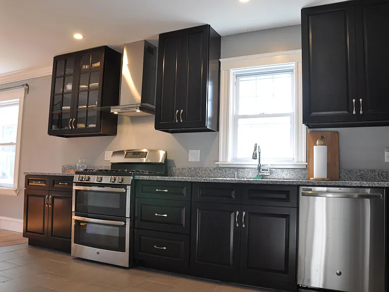 181 Auburndale Ave — Photo 6