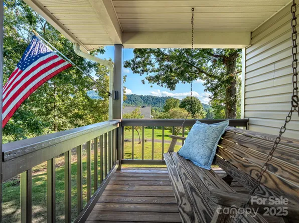 3 Pleasant View Dr, Weaverville, NC 28787