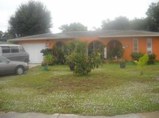 102 NE Solida Dr, Port Saint Lucie, FL 34983