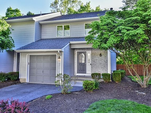 2nd image of 5 Hansen Pl