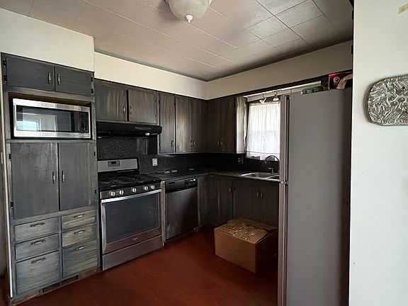 4th image of 403 E Morgan St