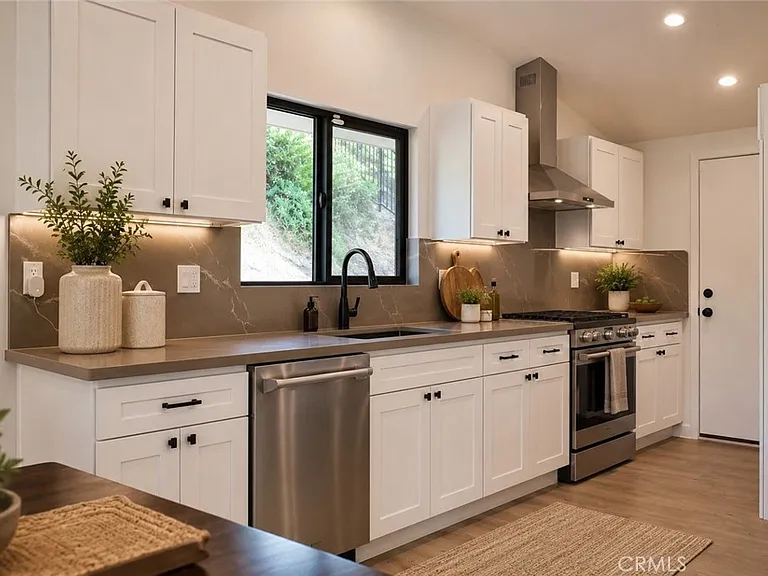 5703 McDonie Ave — Photo 4