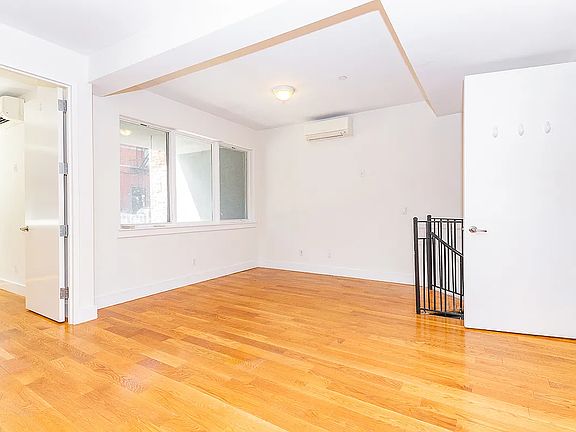 4th image of 871 Bergen St APT 1B