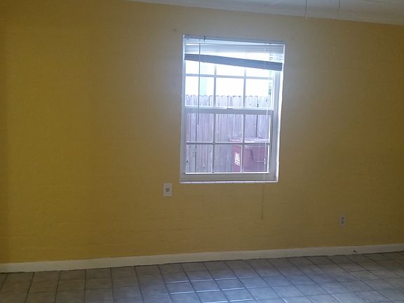 4th image of 1635 Mount Vernon St