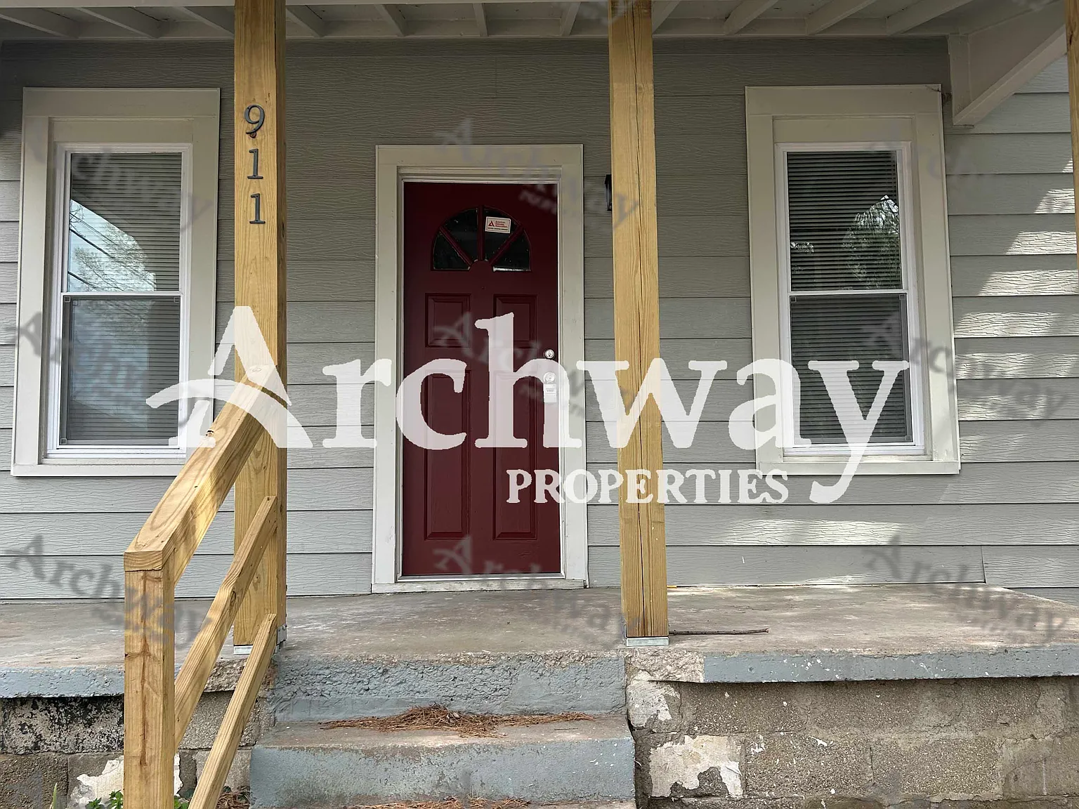 3 bed, 1.5 bath, 1092 sqft, $1,350 — Photo 1