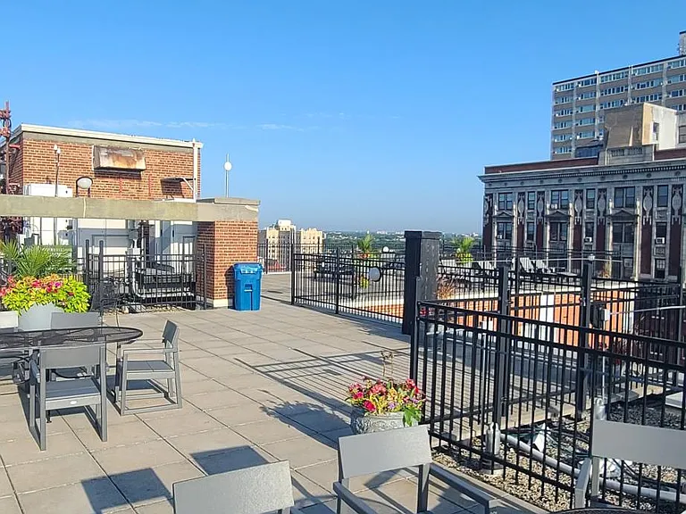 4980 N Marine Dr #832 — Photo 8