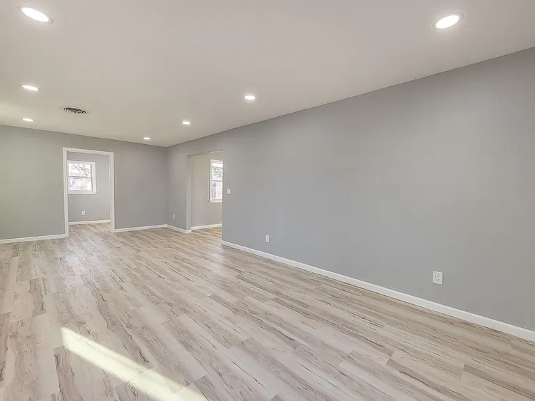 5409 Avenue D — Photo 5