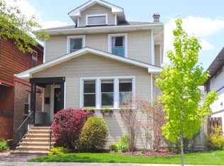 1047 Mapleton Ave, Oak Park, IL 60302