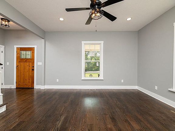 3rd image of 3019 Sevier Ave