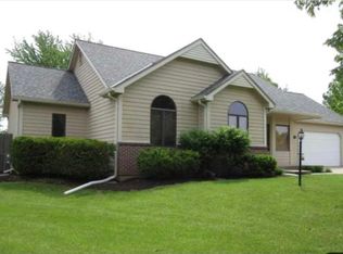 1017 Colonial Cir, Lawrence, KS 66049