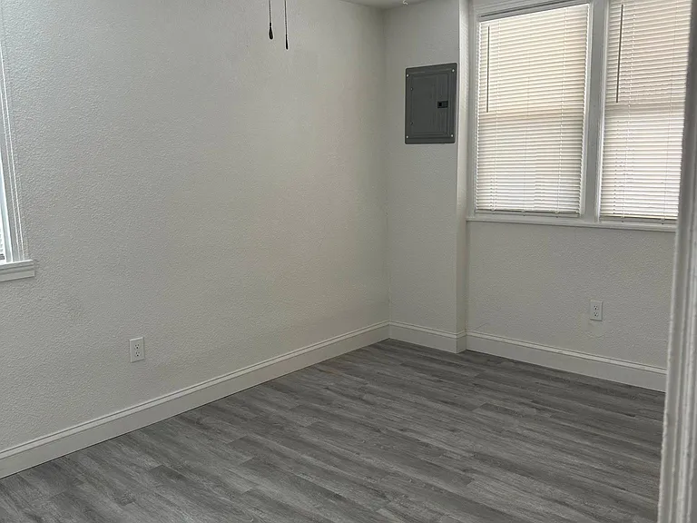 21 S Hollywood Ave #6 — Photo 8