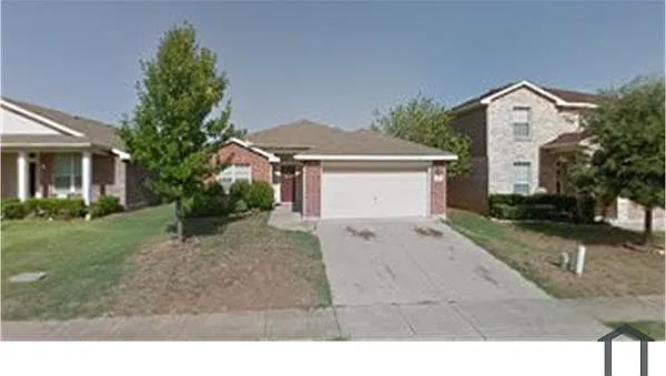 5 bed, 1981 sqft, $2,200 — Photo 2