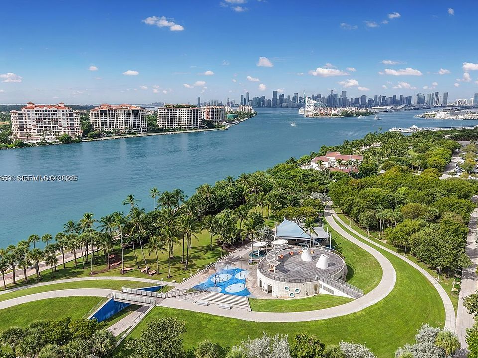1st image of 300 S Pointe Dr APT 801