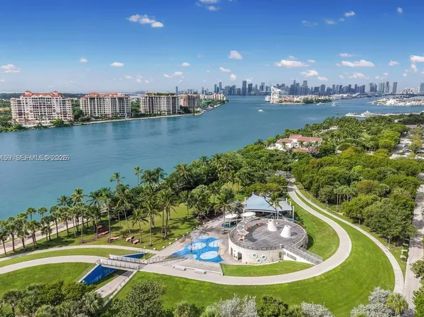 300 S Pointe Dr APT 801, Miami Beach, FL 33139