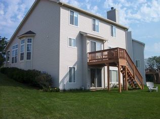 893 Pat Ct, Aurora, IL 60504