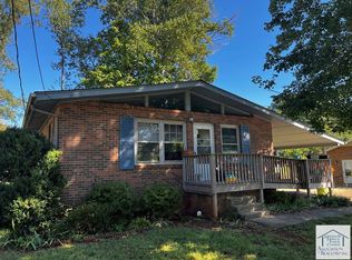 304 Wren Ct, Martinsville, VA 24112