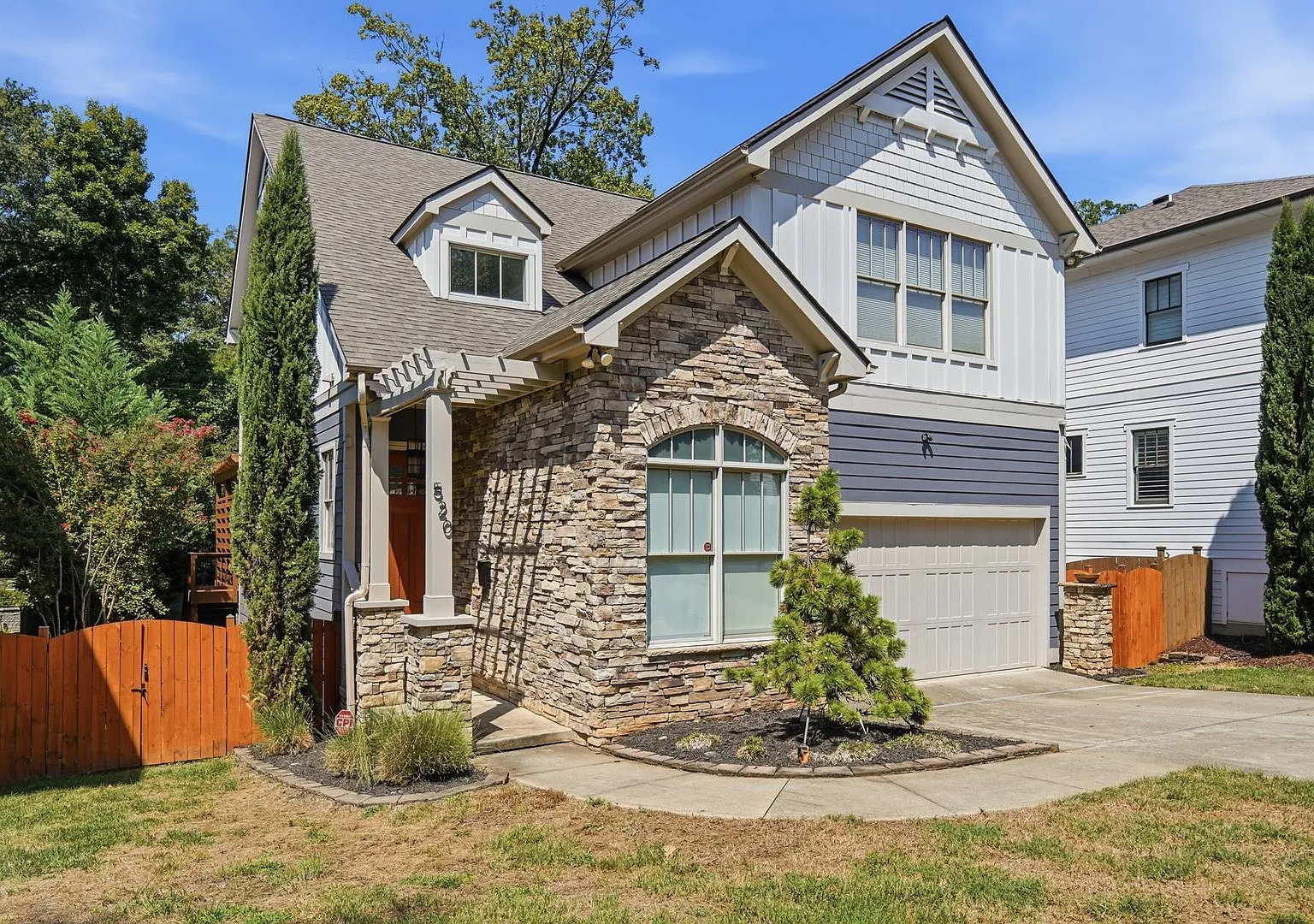Custom Craftsman Home in Prime Location — Photo 3