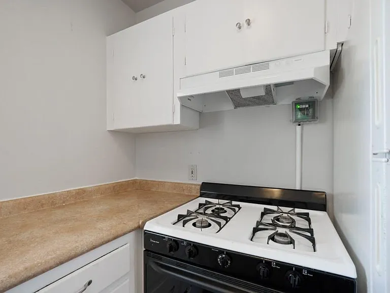 1311 Exposition Blvd #8 — Photo 4