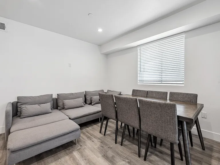 Fully Furnished Housing: 1419 W 35th St — Photo 11