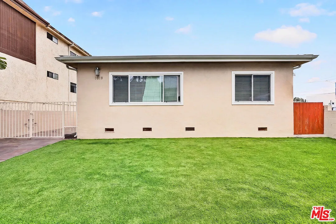 2 bed, 1.0 bath, 950 sqft, $2,895 — Photo 3