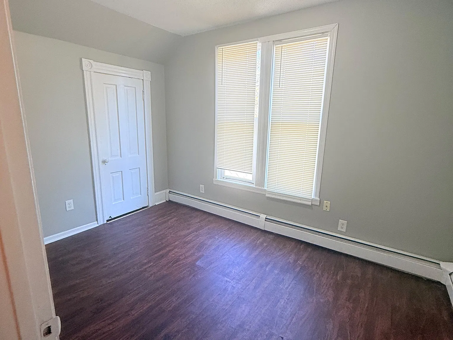 4 bed, $2,500 — Photo 1