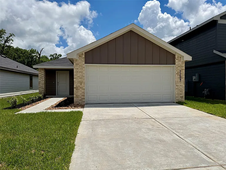 11627 Ruffian Dr — Photo 1