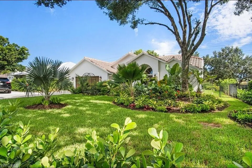 Building Photo - 8139 Las Palmas Way