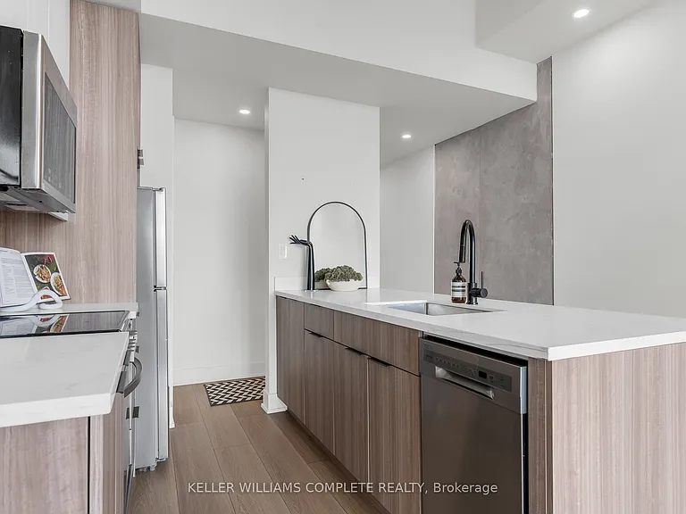 24 Augusta St #709 — Photo 10