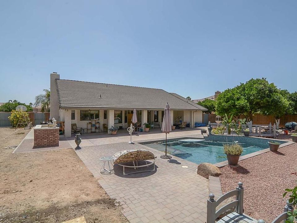 1st image of 8412 W Foothill Dr